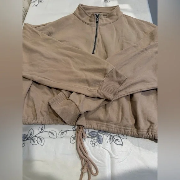 American Eagle Outfitters Beige Quarter-Zip Fleece - Picture 5 of 5